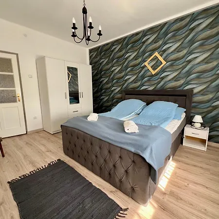 Apartment Aranylak Vendeghaz *