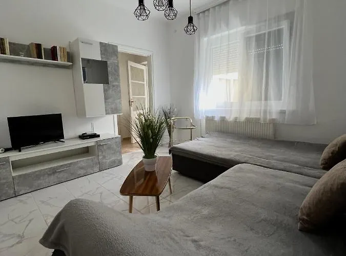 Aranylak Vendeghaz Apartment