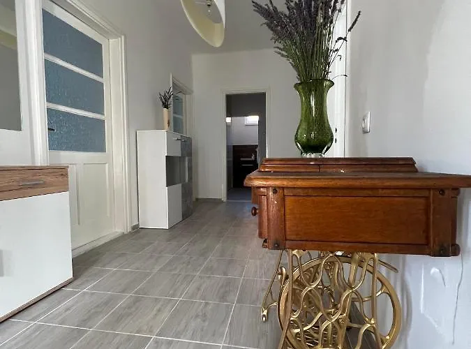 Apartment Aranylak Vendeghaz *