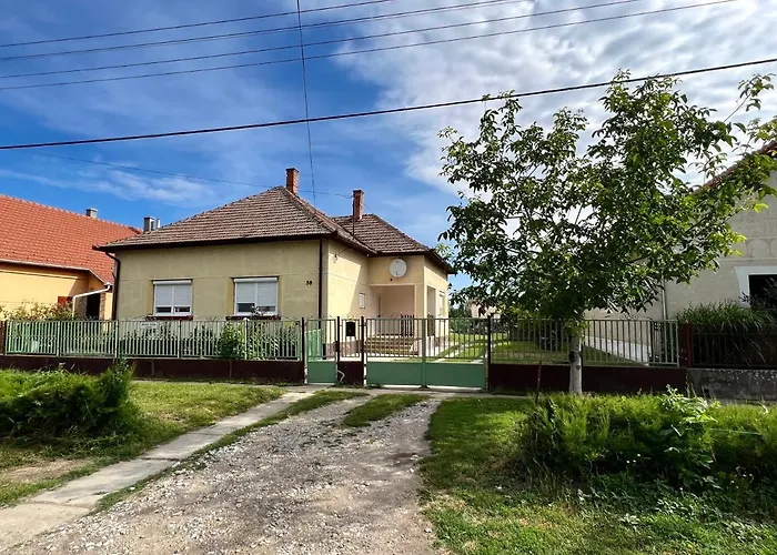 Aranylak Vendeghaz Apartment