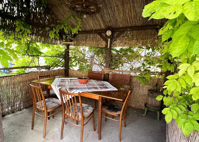 Aranylak Vendeghaz * Abádszalók